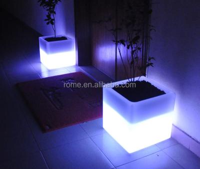 China Rechargeable Light Square Vase Plastic Remote Control Led Landscape Garden Lights Lawn Waterproof Outdoor Solar Lamp for sale