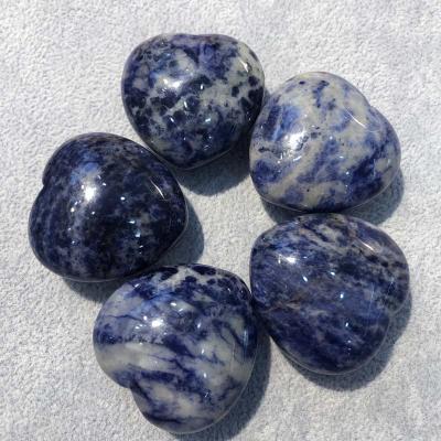 China China Wholesale Healing Crystal Stone Palm Crystal Heart Natural Sodalite Heart For Gift for sale