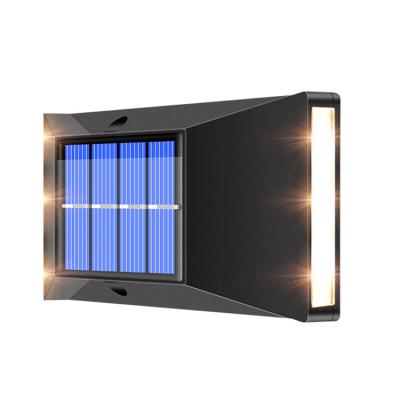 China Modern Outdoor Light Fixtures 4 LED Wall Lamp Through Bright Decorate Solar Led Wall Sconce Wall Light for sale