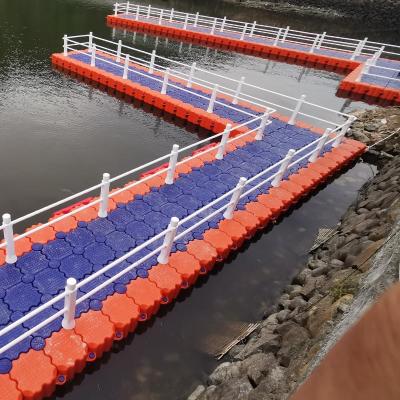 China Economical Convenient Flexible Boat Pontoon Fishing Enthusiasts Assembly Water Floating Cube Pillar Floating Island for sale