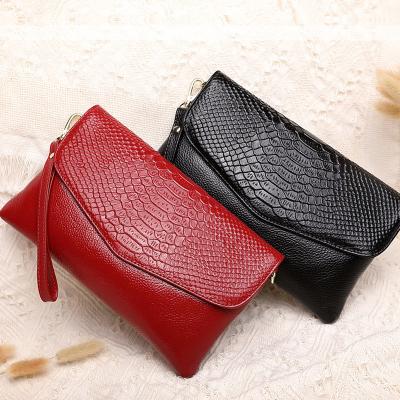 China 100% 2021 Eco-friendly New Fashion Leather Alligator Print Clutch Bag Envelope Messengers Bag Ladies Handbags for sale