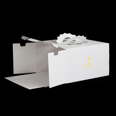 China Recyclable Cardboard Paper Cake Boxes With Handles Food Grade Take Out Bag For Candy Christmas Cookie Box for sale