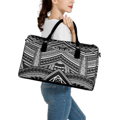 China Custom Polynesian Tribal Design PU Leather Casual Print Tote Travel Luggage Bag Wholesale Samoa Large Multifunctional Travel Bag 2021 for sale