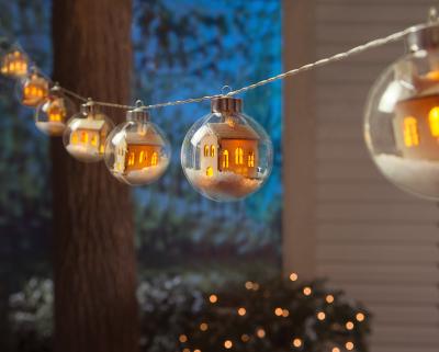 China Outdoor Christmas LED Christmas Ornament Light Globe with Wooden House Lights for sale