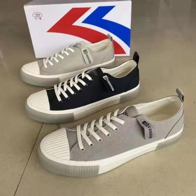 China Breathable Mens Vulcanized Canvas Shoes Stock Available for sale