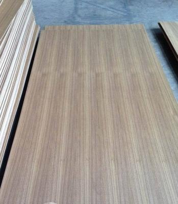 China Moisture Proof Wood Grain White Oak Veneered MDF Skirting Board for sale