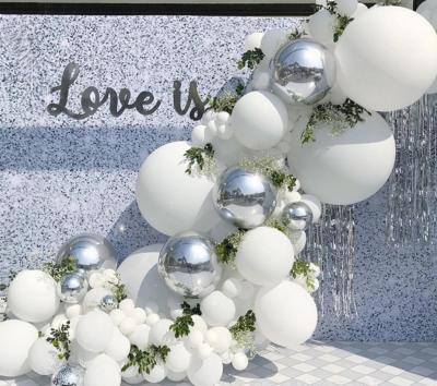 China Happy Popular Wholesale Metallic Latex Balloons Set Pearl White Chrome Birthday Party Decoration Graduation Party Decoration for sale