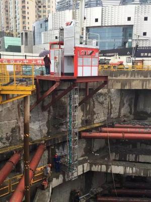 China 1000kg Zahnstangentrieb-Hebemaschinen-Aufzug Q345B Stahl-materieller für Tunnel zu verkaufen