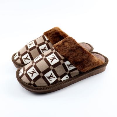 China Cushioning Cheap Men's Cotton Winter Mule Checkerboard Slippers Warm Plush High Heel Indoor Slippers Factory Customize for sale