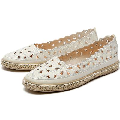 China Holiday Breathable Flowers Hollowed Out Cheap Casual Loafers Women's Hot Sale Ladies Flat Shoes For Women New Styles for sale