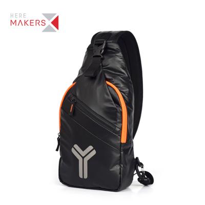 Cina Custom Factory Logo Athleisure Zipper Sport Sling Bag High Quality Nylon Running Chest Bag in vendita