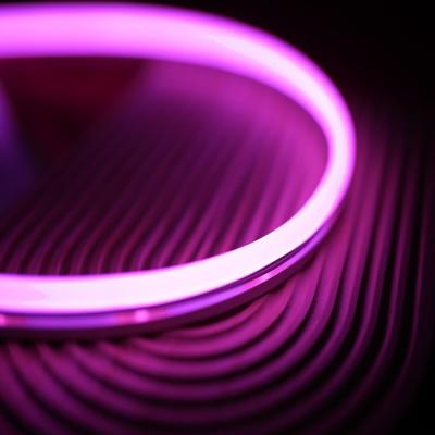 China Neon IP67 RGB DC24V Silikon-LED streift 6MM Breite für die Innen-/Lösungen im Freien ab zu verkaufen