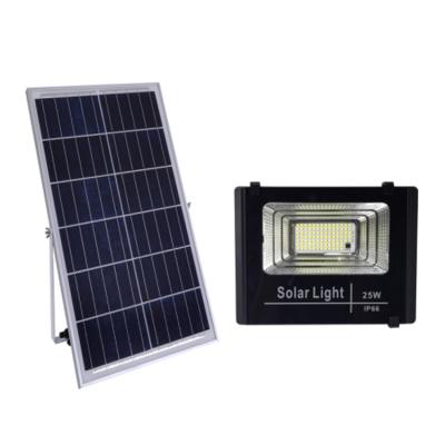 Chine lumières d'inondation solaires extérieures de 25W 60W 100W avec le panneau solaire polycristallin de 6V 8W à vendre