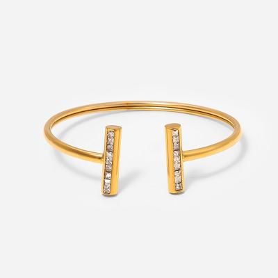 China New FASHIONABLE Design 18K Gold Plated Stainless Steel T-BAR Bracelet Jewelry Fashion Cubic Zircon Opening Bangle For Women for sale