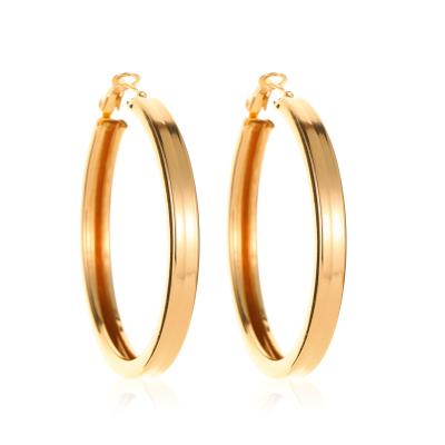 China Simple and popular CLASSIC jewelry hollow circle earrings with 18k gold plated stainless steel circle earrings for sale