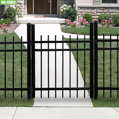 China Easily Assembled Rackable Steel Fence Panels Adjust to Sloping Yards for sale