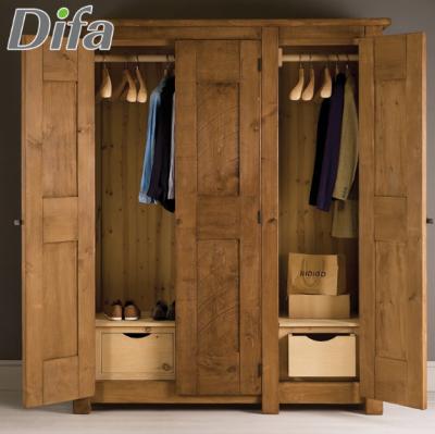 China Customized 3 Door Custom Wardrobe With Wood And Wood Bedroom Closet Designs for sale