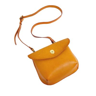 China Fashion Cross - Body Saddle Bag Vegan Leather Bag Small Vintage Simple Handbag For Young Women for sale