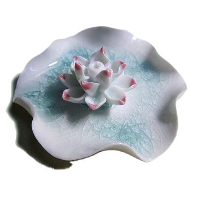 China No factory direct ceramic home decoration open Lotus Incense Holder for sale