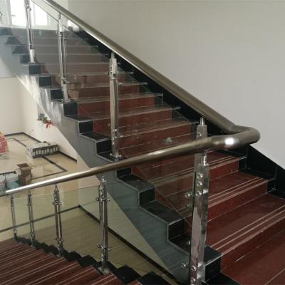 China Home House Frameless Glass Balustrade / Commercial Glass Building Stainless Steel Balustrade Clip Staircase for sale