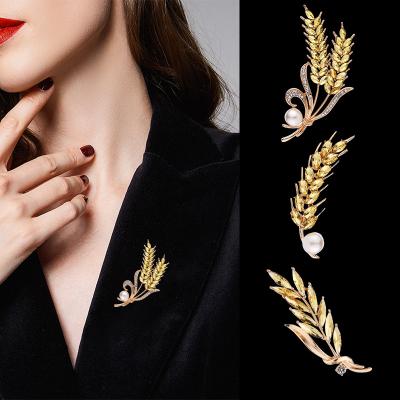 China New Fashion ALLOY Ladies Alloy Inlay Diamond Pearl Brooches Womens Brooches Gold Plated Wheat Ear Brooches Pin for sale