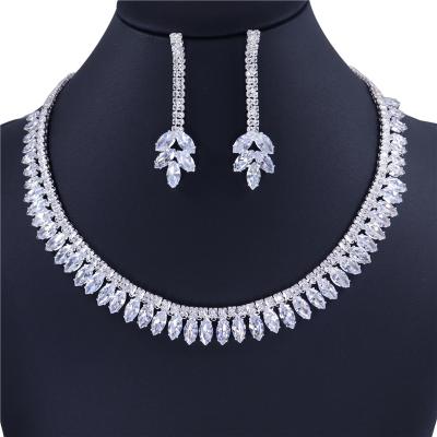 China FASHIONABLE Amazon Diamond Earring Necklace Set Bridal Water drop style Crystal Silver Necklace For Women girls for sale