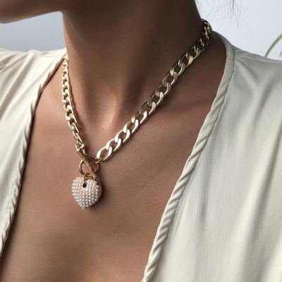 China New CLASSIC punk style custom alloy jewelry love heart pendant gold plated clavicle bead necklace for sale