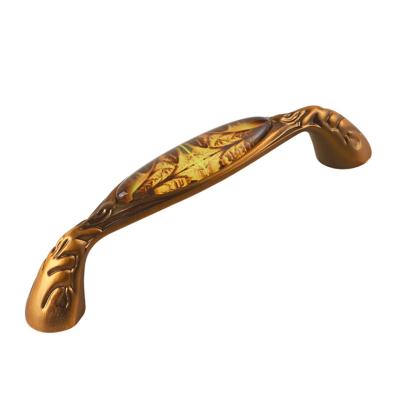 China Solid Zinc Alloy Antique Handle Cabinet Door Handle European Traditional Antique Copper Classical Retro Drawer Handle for sale