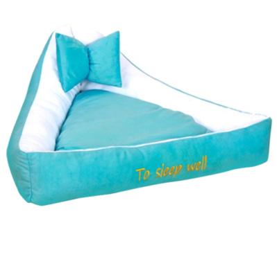 China Viable Cotton Triangle Cat Bed Soft Kennel Sleeping Pet House for sale