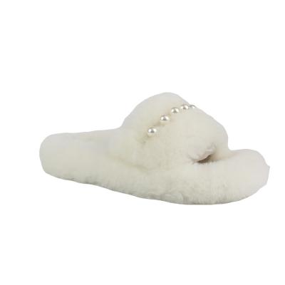 China 2021 Wholesale Anti-odor Design Pearl Sheepskin Fur The New Slips Winter Women Slippers for sale