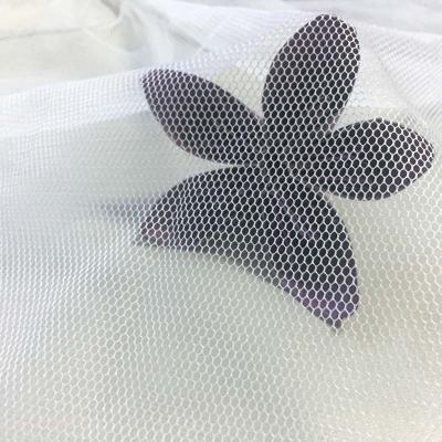 China Hexagonal Mosquito Net Cloth Wedding Dress Sportswear Net Fabric en venta