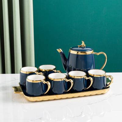 China Water Sustainable Lightweight Luxury Nordic Ceramic Set With Multiple Colors Available for sale