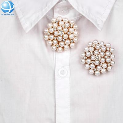 China Women/Men/Kids High Quality Round Pearl Brooch Metal Rhinestone Brooch White Pin For Men's T-shirt for sale