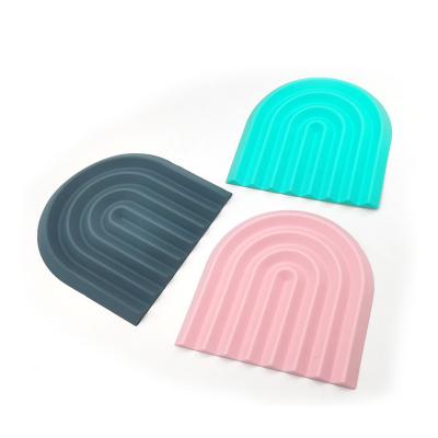 China Hot Viable Hot Sale Kitchen Instrument Pot Holders Mat Silicone Trivet Mat Pads for sale