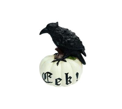 China 2021 New Design Pumpkin Halloween Decoration With Hawk Owl Resin Halloween-Decor for sale