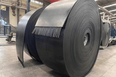 China ST630/ST800/ST1000 Steel Cord Conveyor Belts Heavy-duty Material Transportation for sale