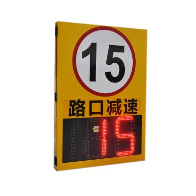 Chine Affichage LED IP65 étanche à l'eau de signaux de limite de vitesse radar pour l'avertissement routier et le contrôle de vitesse à vendre