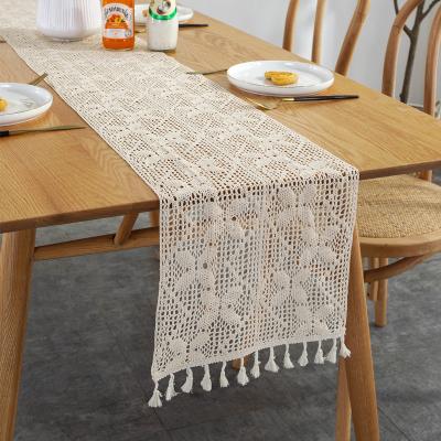 China Easy To Wash And Environmentally Friendly Vintage Decor Macrame With Tassels Cotton Table Runner Fabric For Wedding Dining Room for sale