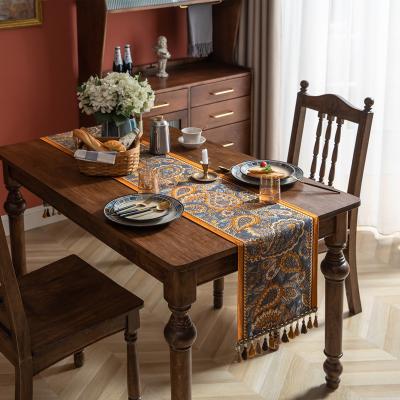 China Easy To Wash And Environmentally Friendly Wholesale American Luxury Retro Jacquard Table Runner for sale