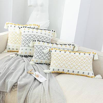 China Nordic Cut Flower Folded Yarn-dyed North American Weave Tassel Geometric Pillowcase Cushion Cover for sale