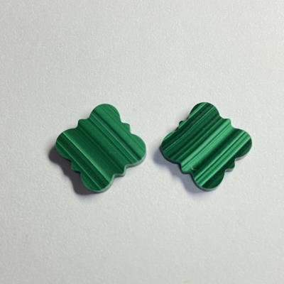 China Natural Dichroism Gemstone Green Malachite Price / New Design Dichroic Clover Shape Malachite For Sale for sale