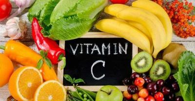 China Formel C6h8o6 Vitamin C Pulver für kosmetische Zwecke in großen Mengen mit Gut und CAS-Nr. 50-81-7 zu verkaufen