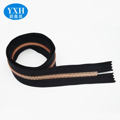 China Environmental Friendly Manufacturer Wholesale Pink Gold 8th Tooth Zipper Closure Closed Painting Metal Zipper for sale