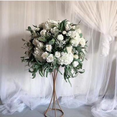 China Handmade Floral Silk Wedding Table Wedding Silk Rose Centerpiece Artificial Red White Flower Ball Flower Arrangement for sale