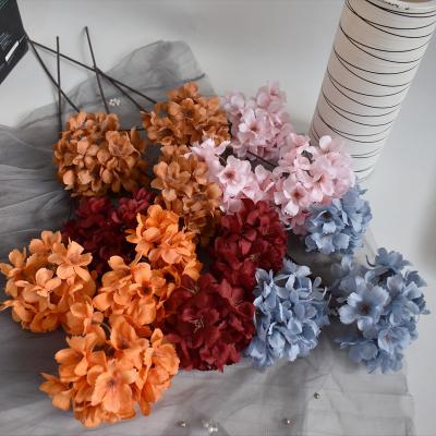 China Wedding hall three head ceiling wedding flower hydrangea silk flower hydrangea wedding home flower arrangement and decoration for sale