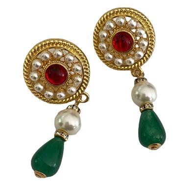 China European and American high-grade retro elegant brass gold-plated earrings red and green pearl long soft temperament palace women new for sale