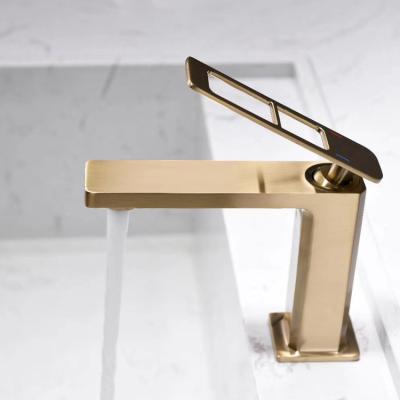 China Metered Faucets Adjust Design Elegant Mixer Basin Hot Cold Water Taps for sale