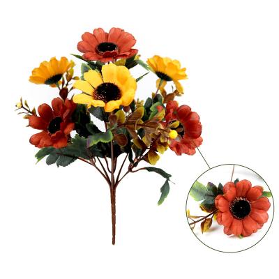 China Indoor Hot Selling Small Silk Daisy Decoration Artificial Flower For Christmas Home Indoor Decoration Garden for sale