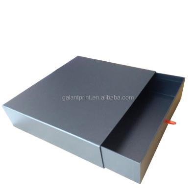 China Recyclable Custom Luxury Black Cardboard Drawer Gift Box T-Shirt Sliding Packaging Box for sale