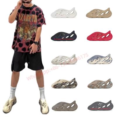 China Wholesale Fashion Men's Home Slippers Breathable Women Anti Slip Slides Sandals Beach Original Yeezy Foam Runner Sandals for sale